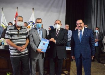 رئيس جامعة بني سويف يكشف مميزات دورات الترشح لمنصب عميد كلية