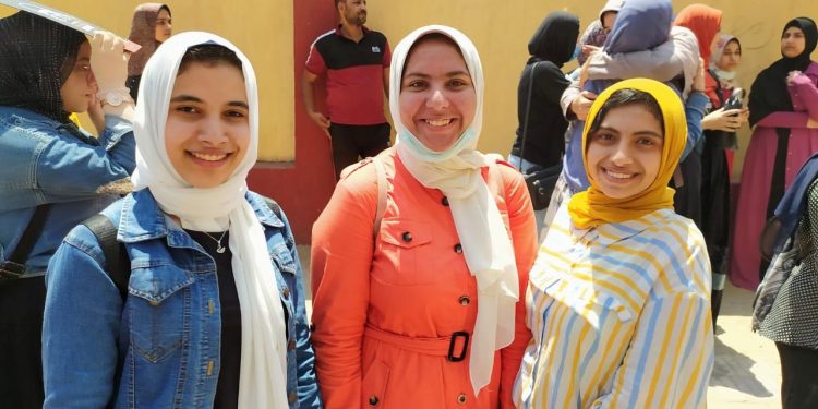 فخر ورضا ودعم.. أمهات مصر يرصد ردود الأفعال على الدرجات المنخفضة في الثانوية