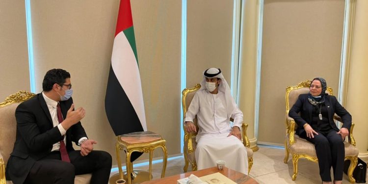 الملحق الثقافي الإماراتي بالقاهرة يبحث مع وفد جامعة المنصورة تعزيز التعاون بين الجانبين|صور