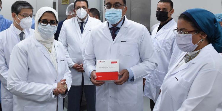 توطين صناعة اللقاحات في مصر.. الحلم يتحول إلى حقيقة