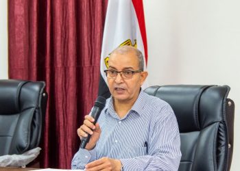 لتهيئة الأجواء لطلاب الثانوية.. تعليم بورسعيد ترفع المخلفات والقمامة بمحيط اللجان