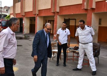 وكيل تعليم بورسعيد يتفقد مركز توزيع أسئلة امتحانات الثانوية العامة