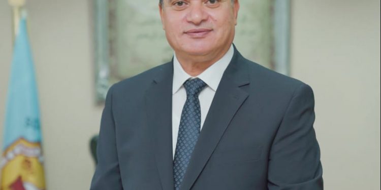 الدكتور أحمد عزيز عبدالمنعم، رئيس جامعة سوهاج