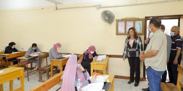 غش إلكتروني وحل جماعي لامتحان العربي لطلاب العلمي “فيديو”