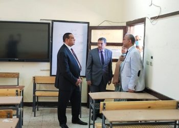 محافظ البحيرة: منع تواجد أي تجمعات لأهالي الطلاب والمواطنين بمحيط لجان الثانوية