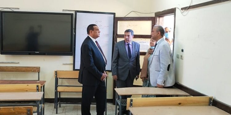 محافظ البحيرة: منع تواجد أي تجمعات لأهالي الطلاب والمواطنين بمحيط لجان الثانوية