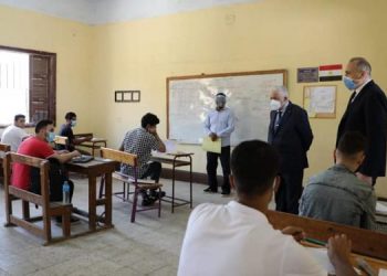 امتحان اللغة الإنجليزية يعيد الأمل من جديد.. ردود فعل طلاب الثانوية العامة اليوم