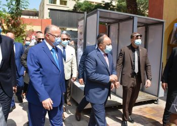 محافظ القاهرة: مرواح بكل اللجان ومياه باردة للتغلب على حرارة الجو