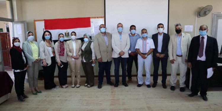 "سياحة مطروح" تناقش مشروعات تخرج لخدمة المجتمع المحلي