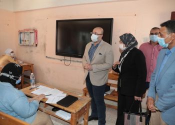 محافظ بني سويف يطمئن على انتظام  امتحانات الثانوية ويتفقد اللجان