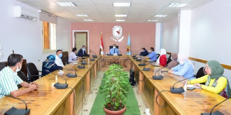 جامعة سوهاج تناقش مراحل الإعداد والتجهيز لإنشاء كلية الدراسات العليا والبحوث البيئية