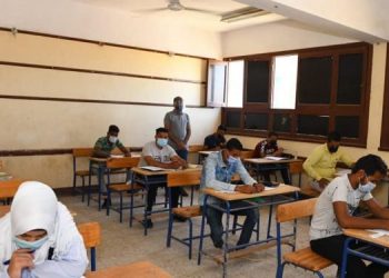 "حفظ الكلمات هو الأهم".. نصائح طلاب العلمي لطلاب الأدبي بعد امتحان اللغة الإنجليزية