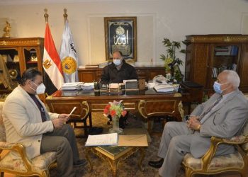 محافظ أسيوط يعتمد درجات تنسيق القبول بمدارس الثانوي الفني