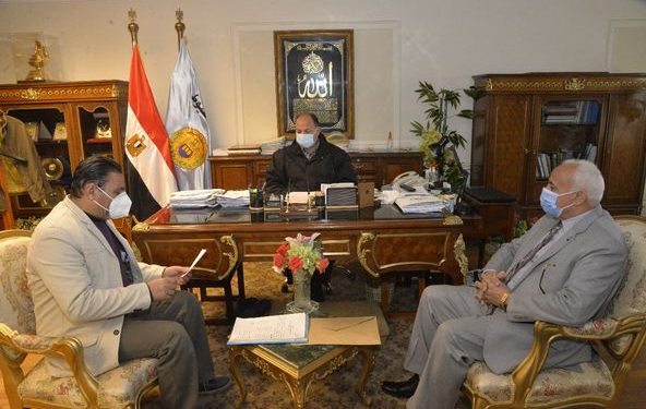 محافظ أسيوط يعتمد درجات تنسيق القبول بمدارس الثانوي الفني