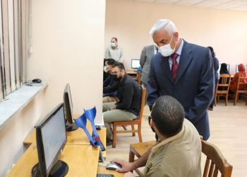 رئيس جامعة المنوفية يتفقد سير العمل بمركز المعلومات ومعمل الحاسب الجديد