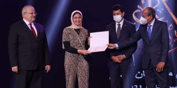 نوران الراضي تتوج بجائزة المركز الأول في مسابقة إبداع 9