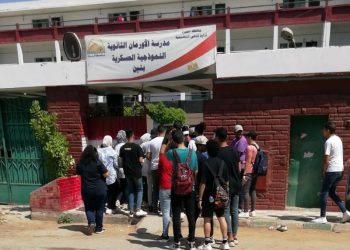 طلاب الثانوية العامة يؤكدون سهولة امتحان الاستاتيكا