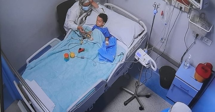 حقن ثاني طفل مصاب بضمور العضلات الشوكي بجامعة عين شمس