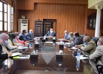 رئيس جامعة بني سويف يوجه بميكنة قطاع الدراسات العليا