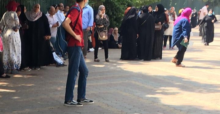 بدء توافد طلاب الثانوية العامة على اللجان الامتحانية