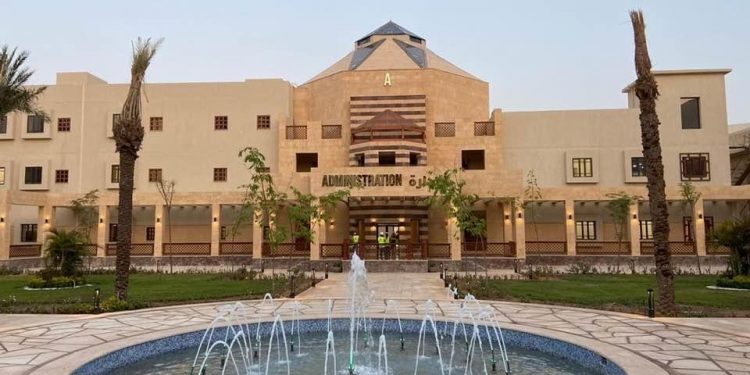 لطلاب الثانوية العامة.. تعرف على طريقة القبول بالجامعات الأهلية