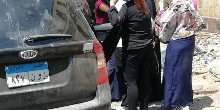 انفعال طالبات الثانوية العامة بمدرسة المنيرة: استعوضنا ربنا في السنة.. واللي بيقولوا سهل غشاشين