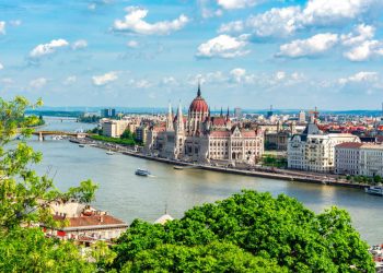 الحكومة الهنغارية تقدم منحة لطلاب البكالوريوس