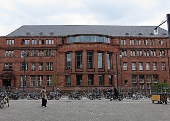 جامعة فرايبورغ تقدم منح لطلاب البكالوريوس والدراسات العليا في سويسرا