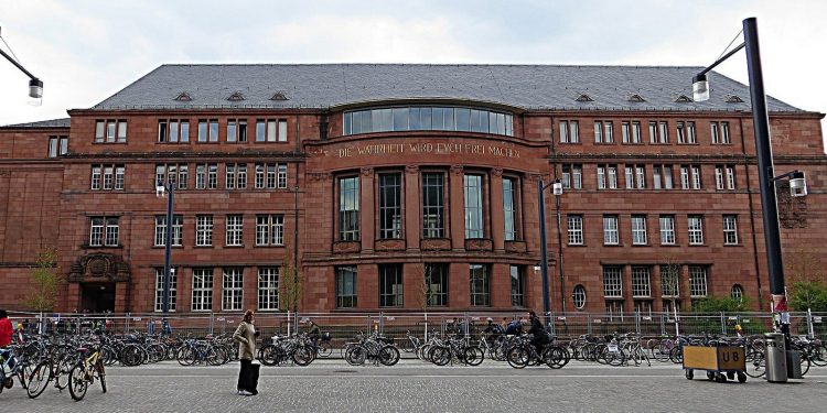 جامعة فرايبورغ تقدم منح لطلاب البكالوريوس والدراسات العليا في سويسرا