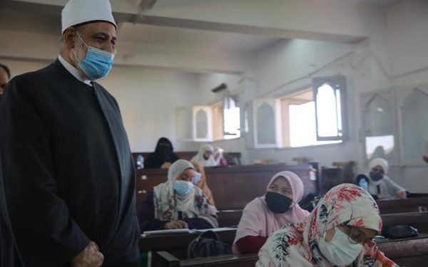 وكيل الأزهر يتفقد امتحانات رواق العلوم الشرعية والعربية بالجامع الأزهر