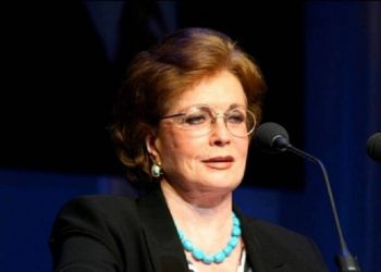 رئيس جامعة القاهرة ينعي السيدة جيهان السادات