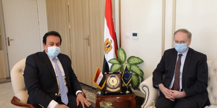 وزير التعليم العالي يبحث مع سفير الاتحاد الأوروبي تدريب أعضاء هيئة التدريس