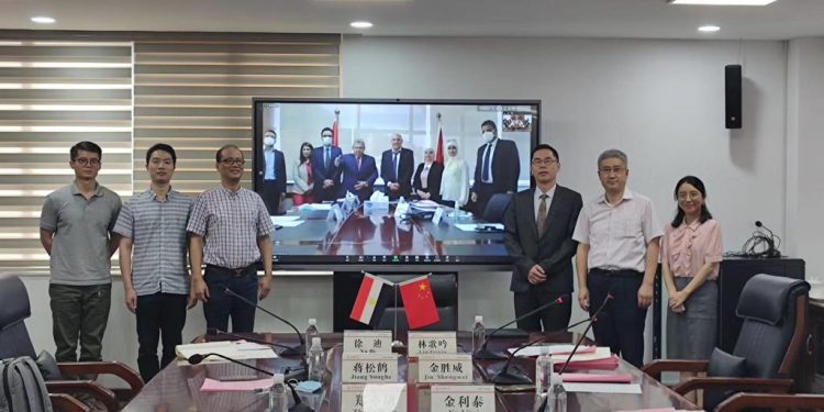 الجامعة المصرية الصينية توقع اتفاقية تعاون مع جامعة وينزو الصينية