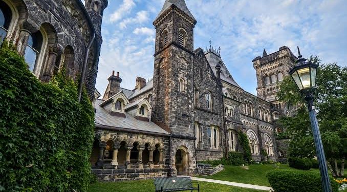 تنتهي غدا.. جامعة ترونتو تقدم منحة لطلاب الدكتوراه في شمال إيطاليا