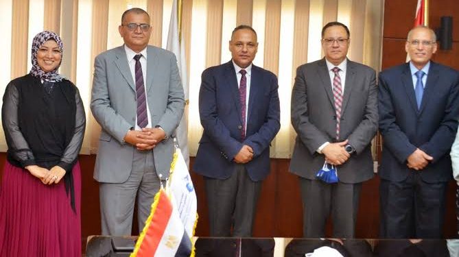 اختيار جينا الفقي رئيسا للجنة المالية لمشروع السينكروترون (سيزامي)