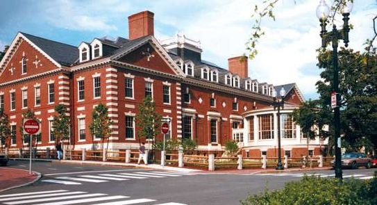 7 من أفضل الجامعات تقدم دورات مجانية عبر الإنترنت