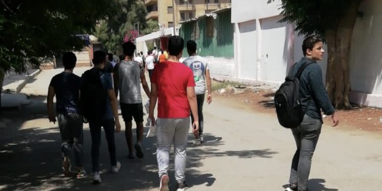 طلاب الثانوية العامة يؤكدون سهولة امتحان الأحياء