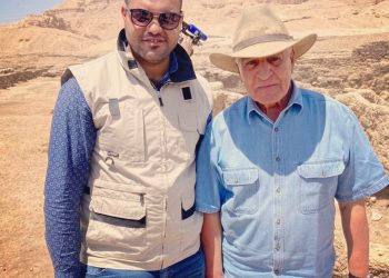 حقيقة منع الدكتور زاهي حواس من السفر