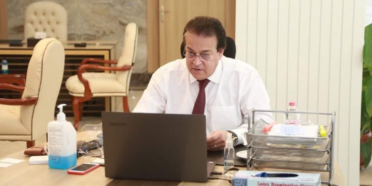 مذكرة تفاهم بين معهد تيودور بلهارس للأبحاث و القومي للبحوث