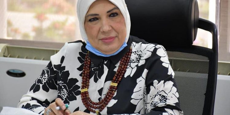 جامعة  قناة السويس تناقش  إنشاء برامج بينية بين الأقسام والكليات