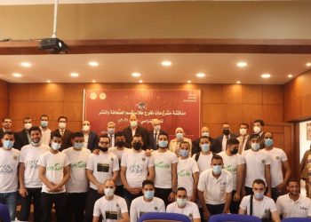 خبراء الإعلام يناقشون مشروعات تخرج الصحافة بإعلام الأزهر