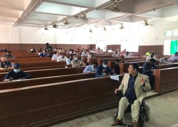 وكيل كلية التجارة جامعة الأزهر يتفقد امتحانات الدراسات العليا في يومها الأول