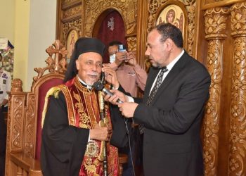 محافظ أسيوط ونائب رئيس جامعة الأزهر يشهدان حفل تدشين كنيسة القديسين بطرس وبولس للأقباط الكاثوليك