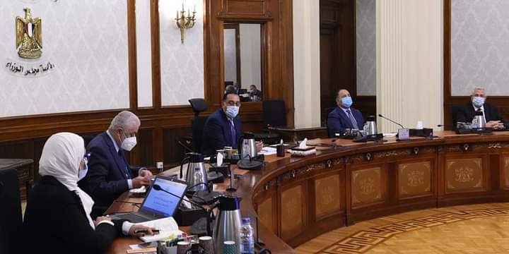 مدبولي: الرئيس السيسي وجه بتوفير وجبة ذات قيمة غذائية للطلاب