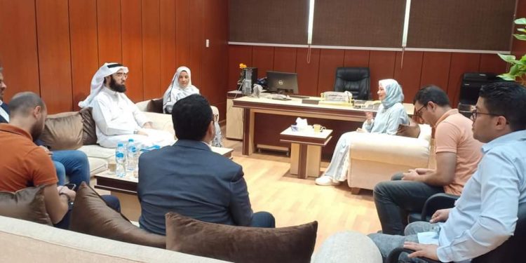 رئيس تطوير الوافدين تستقبل مؤسسي جمعية العائلة البحرينية وآل البيت والصحابة