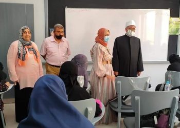 رئيس قطاع المعاهد الأزهرية يتفقد سير العمل بمدرسة الإمام الطيب