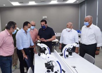 رئيس الوزراء يتفقد جامعة العلمين الدولية