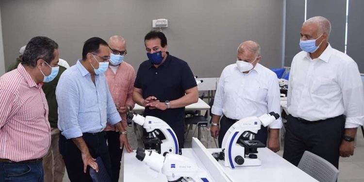 رئيس الوزراء يتفقد جامعة العلمين الدولية