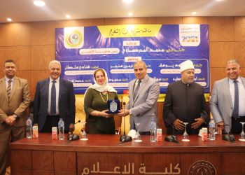 المحرصاوي لطلاب اعلام الأزهر الآمال معقودة عليكم في تحمل أمانة الكلمة وتفعيل ميثاق الشرف الاعلامي