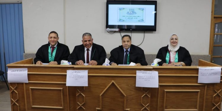 نائب رئيس جامعة الأزهر يناقش رسالة دكتوراه في مجال زراعة الأسنان بالفك النحيف بالأجهزة الحديثة